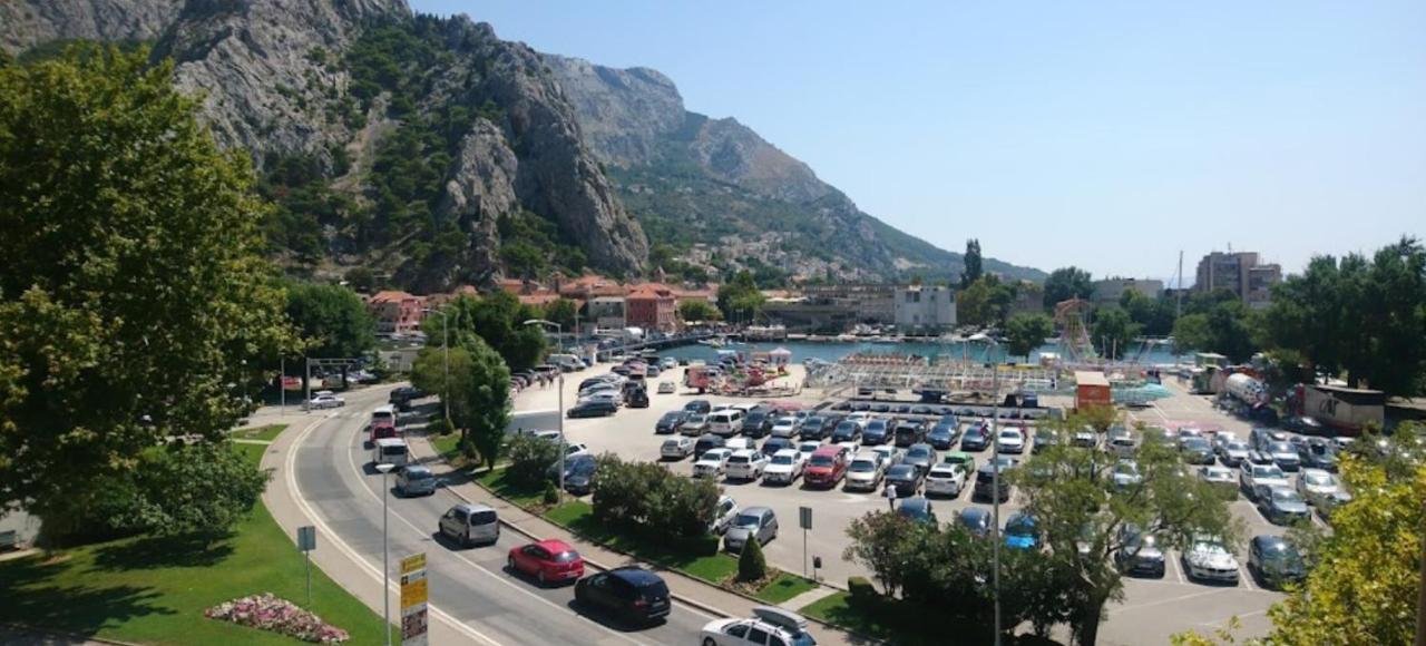 Mima'S Rooms Omis Exterior photo